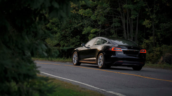 Samochód elektryczny Tesla